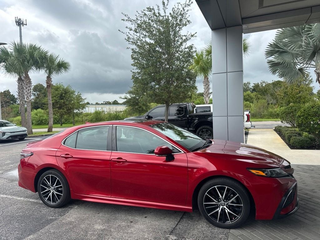 2023 Toyota Camry Hybrid SE