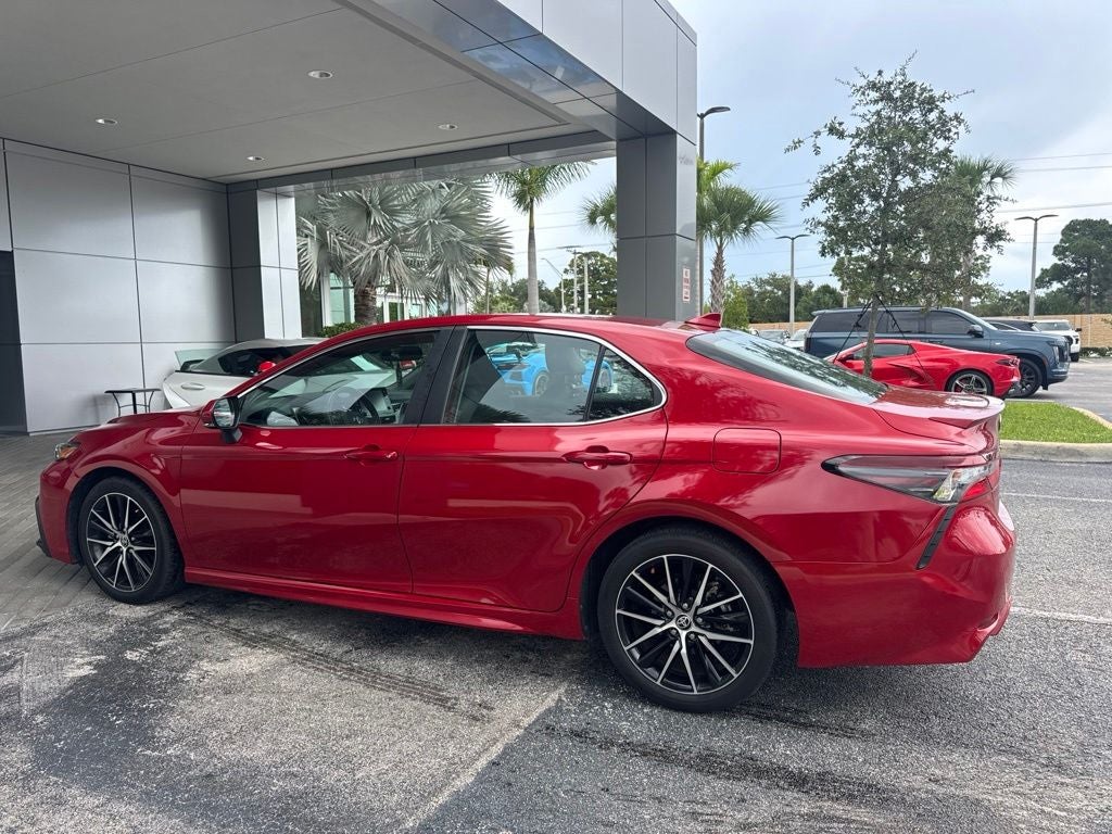 2023 Toyota Camry Hybrid SE