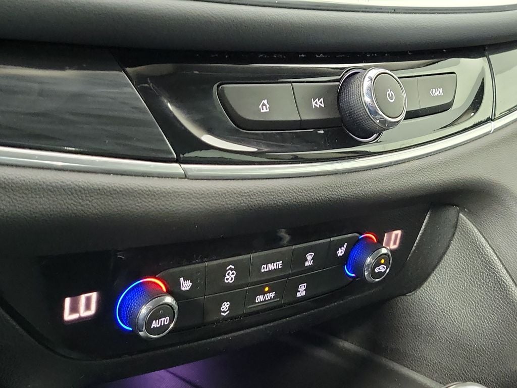 2020 Buick Enclave Essence