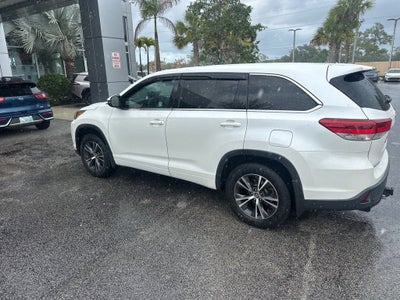 2017 Toyota Highlander LE