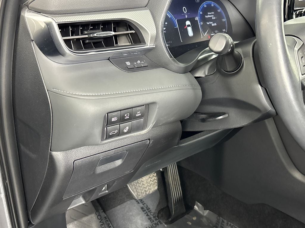 2023 Toyota Highlander Hybrid Platinum