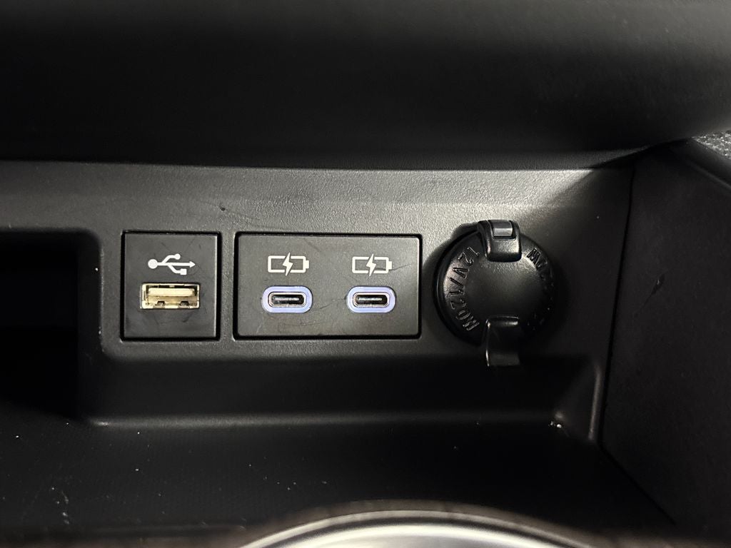 2023 Toyota Highlander Hybrid Platinum