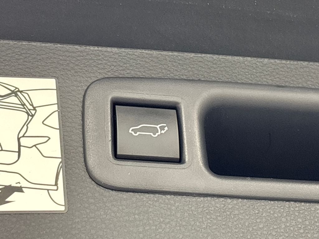 2023 Toyota Highlander Hybrid Platinum