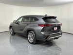 2023 Toyota Highlander Hybrid Platinum