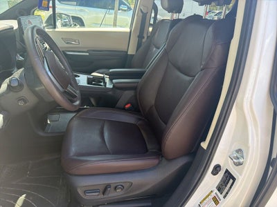 2024 Toyota Sienna Platinum 7 Passenger