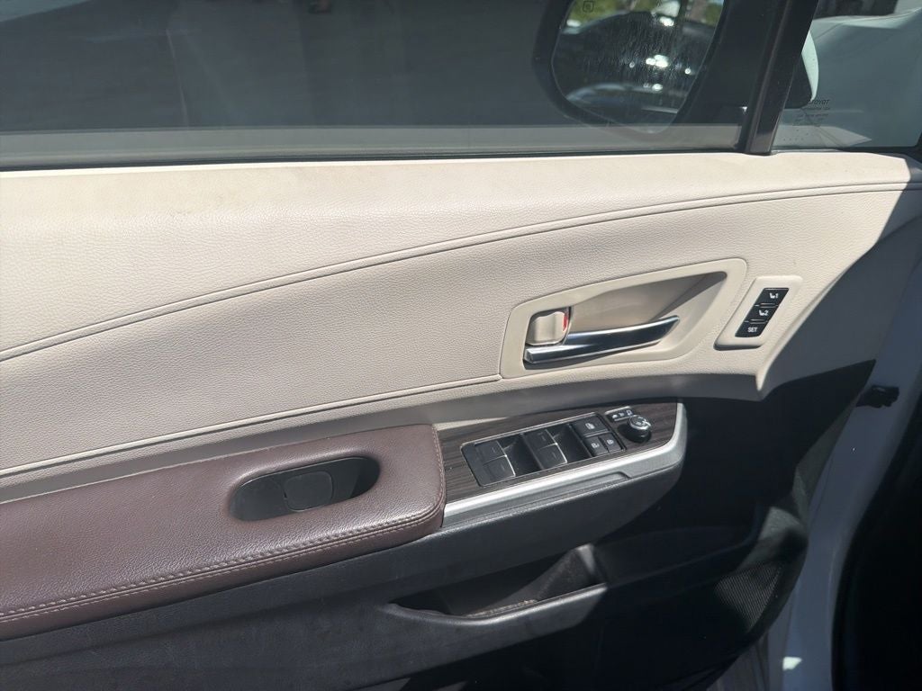 2024 Toyota Sienna Platinum 7 Passenger