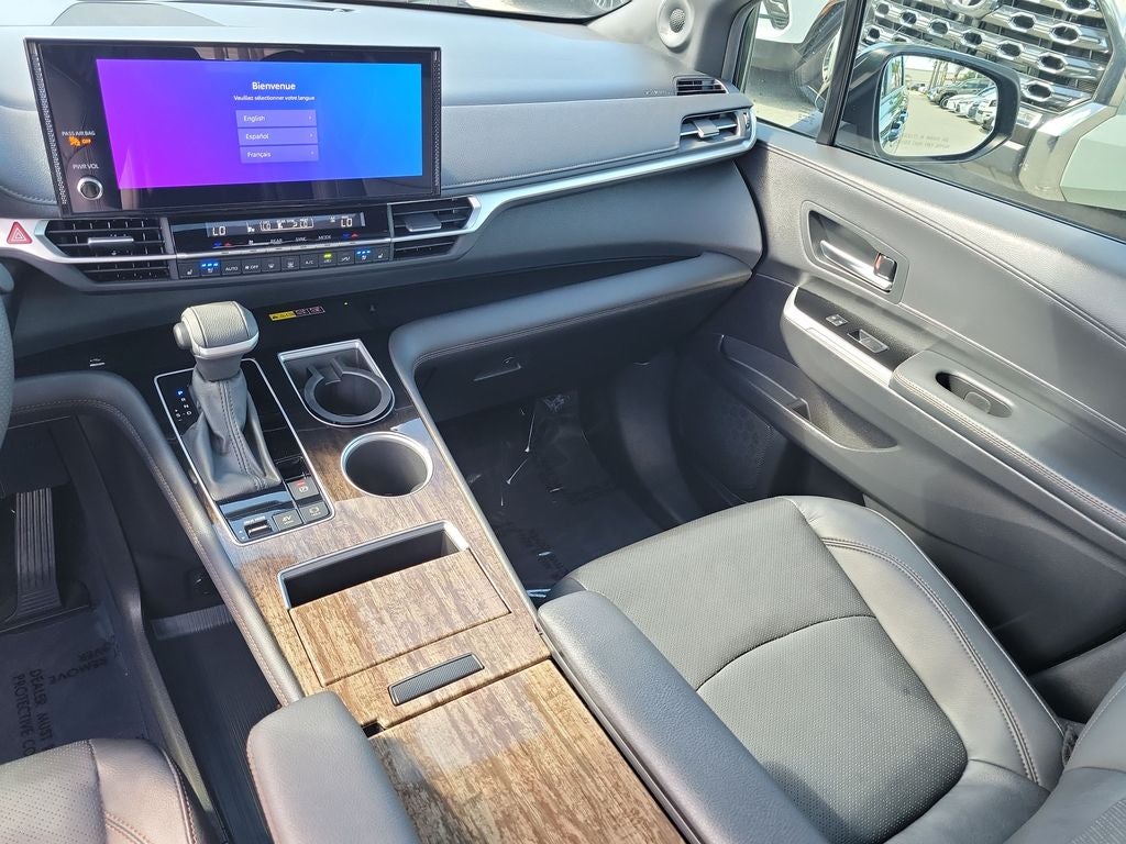 2025 Toyota Sienna Platinum 7 Passenger