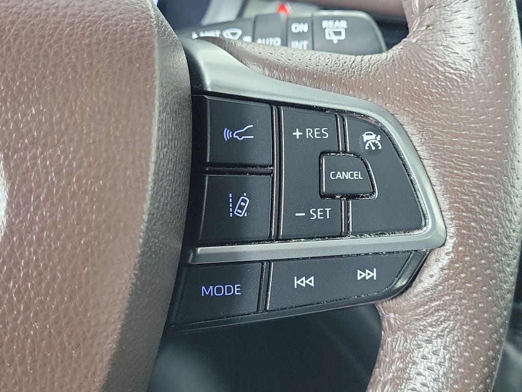 2023 Toyota Sienna Platinum 7 Passenger
