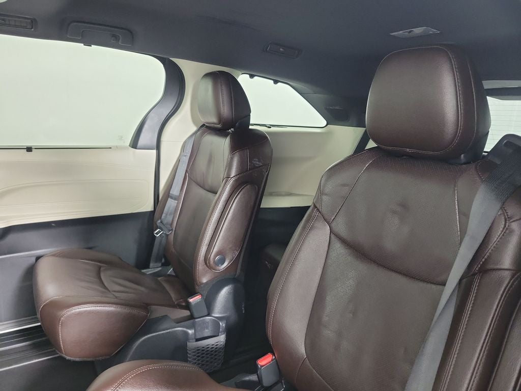 2023 Toyota Sienna Platinum 7 Passenger