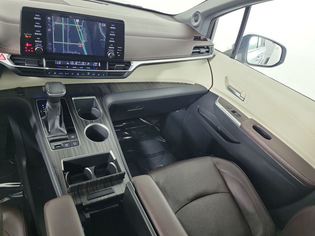 2023 Toyota Sienna Platinum 7 Passenger