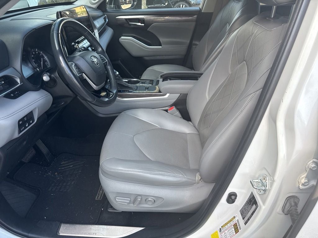 2022 Toyota Highlander Platinum