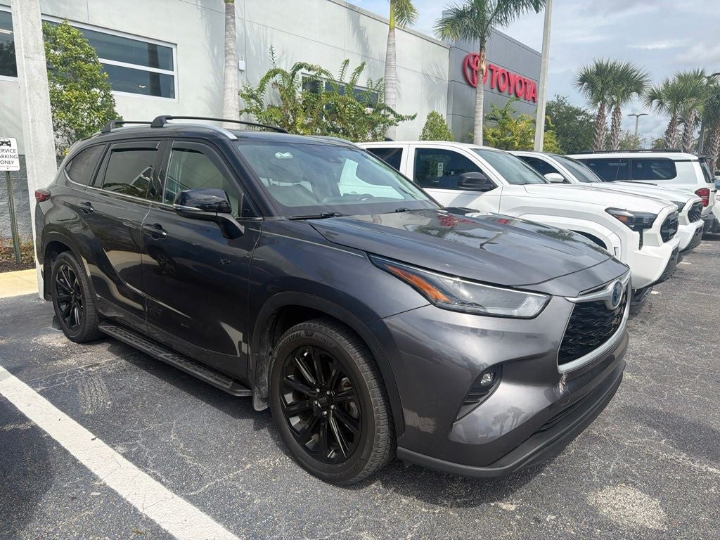 2022 Toyota Highlander Hybrid XLE