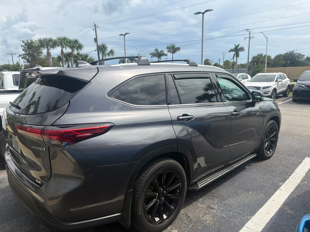 2022 Toyota Highlander Hybrid XLE