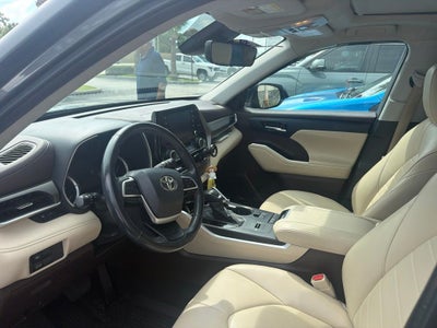 2022 Toyota Highlander Hybrid XLE