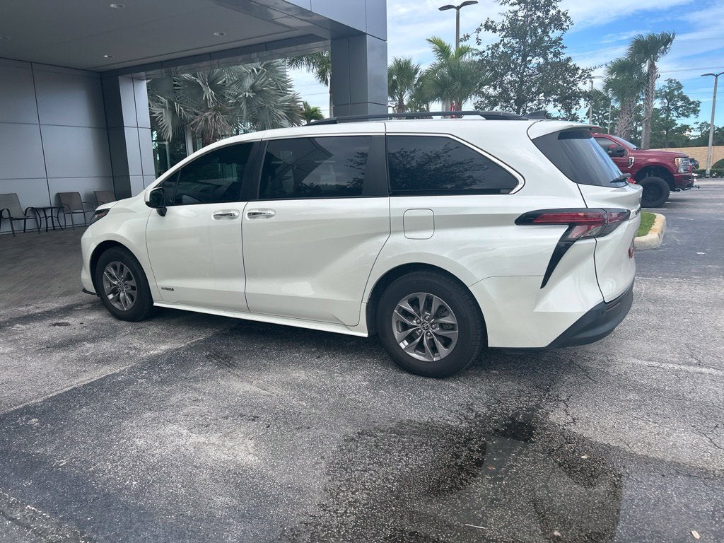 2021 Toyota Sienna XLE 7 Passenger