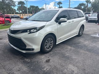 2021 Toyota Sienna XLE 7 Passenger