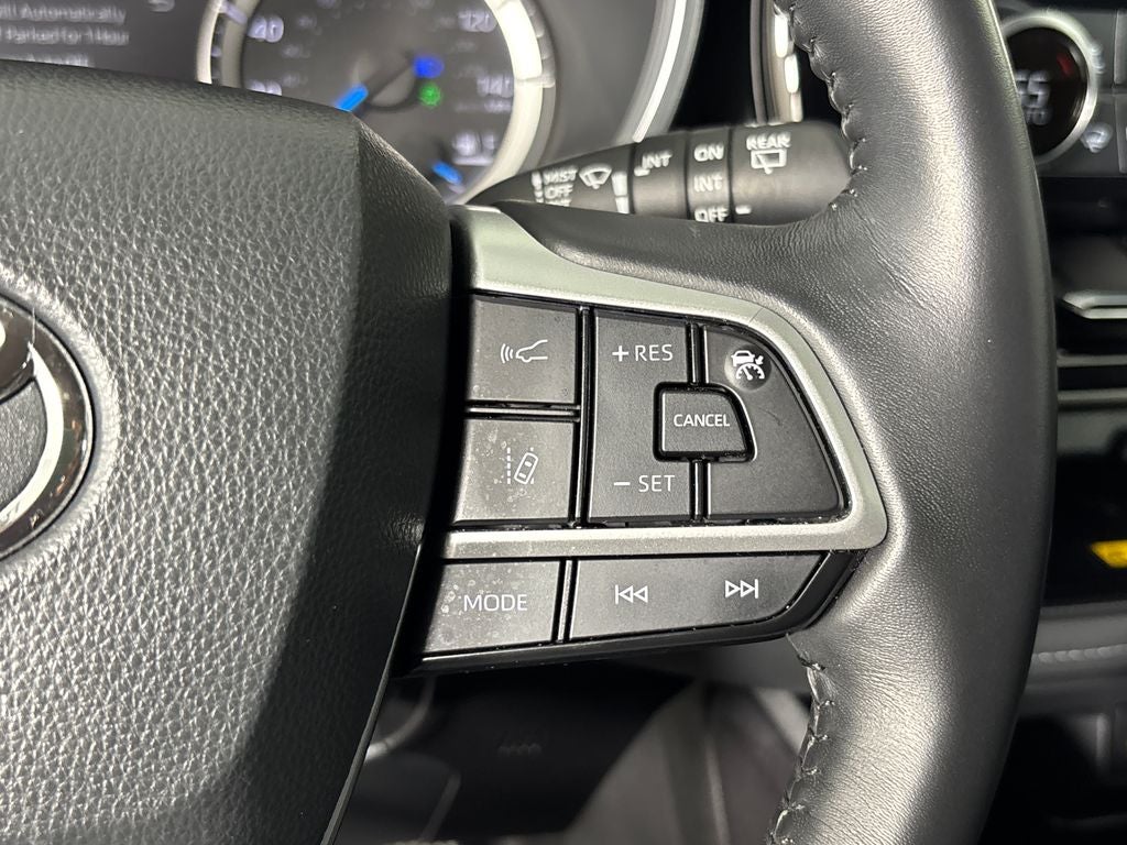 2024 Toyota Highlander Hybrid XLE