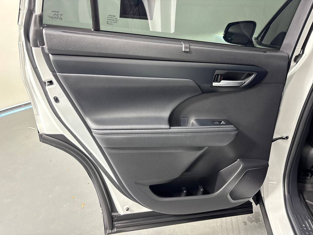 2024 Toyota Highlander Hybrid XLE