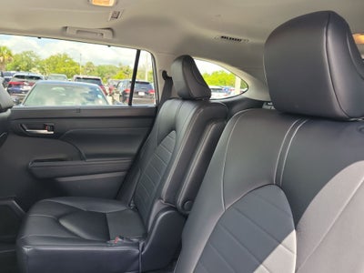 2023 Toyota Highlander Hybrid XLE