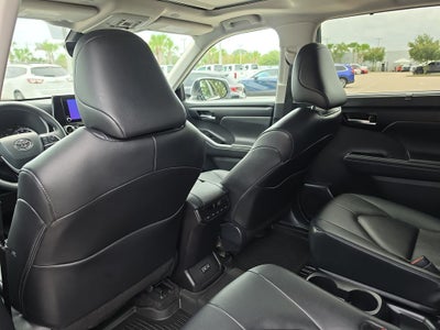 2026 Toyota Highlander Hybrid XLE