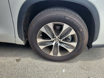 2025 Toyota Highlander XLE