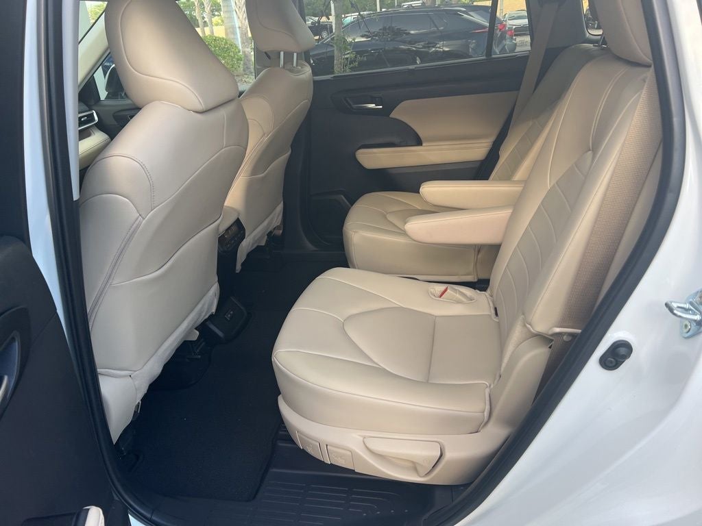 2025 Toyota Highlander XLE