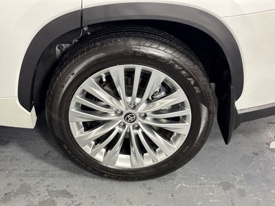 2025 Toyota Highlander XSE