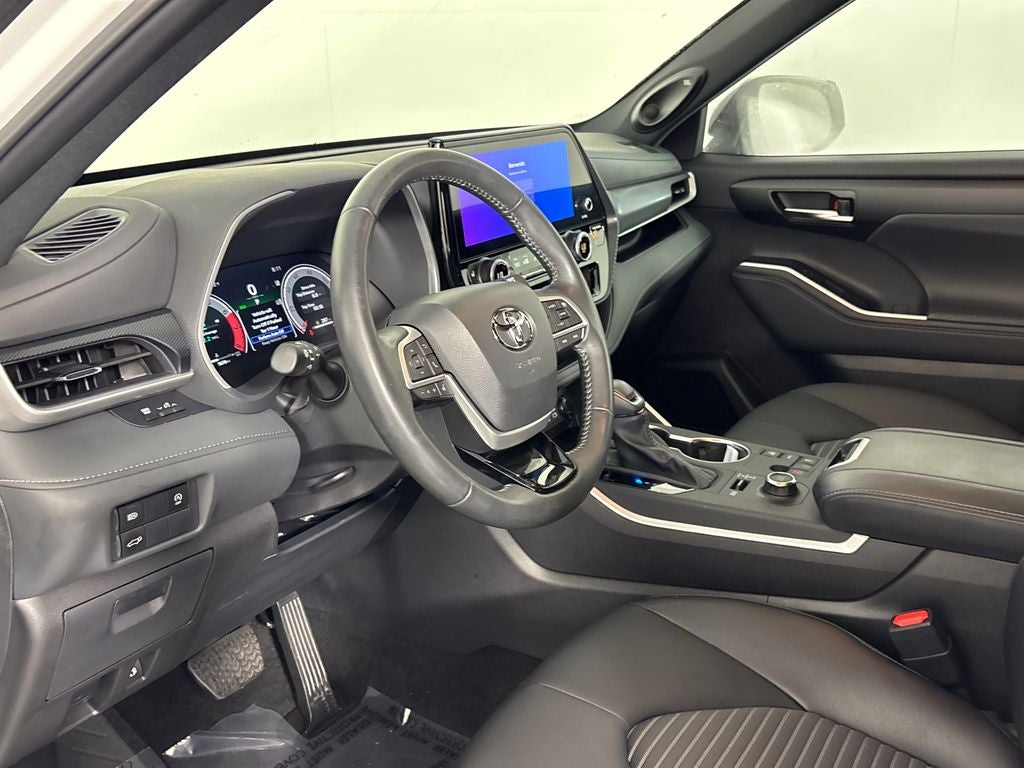 2025 Toyota Highlander XSE