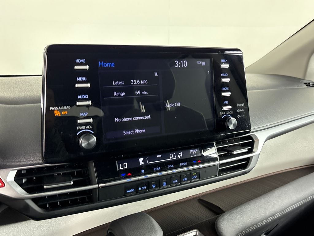 2023 Toyota Sienna LE 8 Passenger