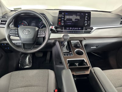 2023 Toyota Sienna LE 8 Passenger