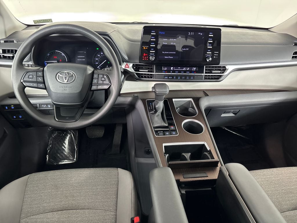 2023 Toyota Sienna LE 8 Passenger