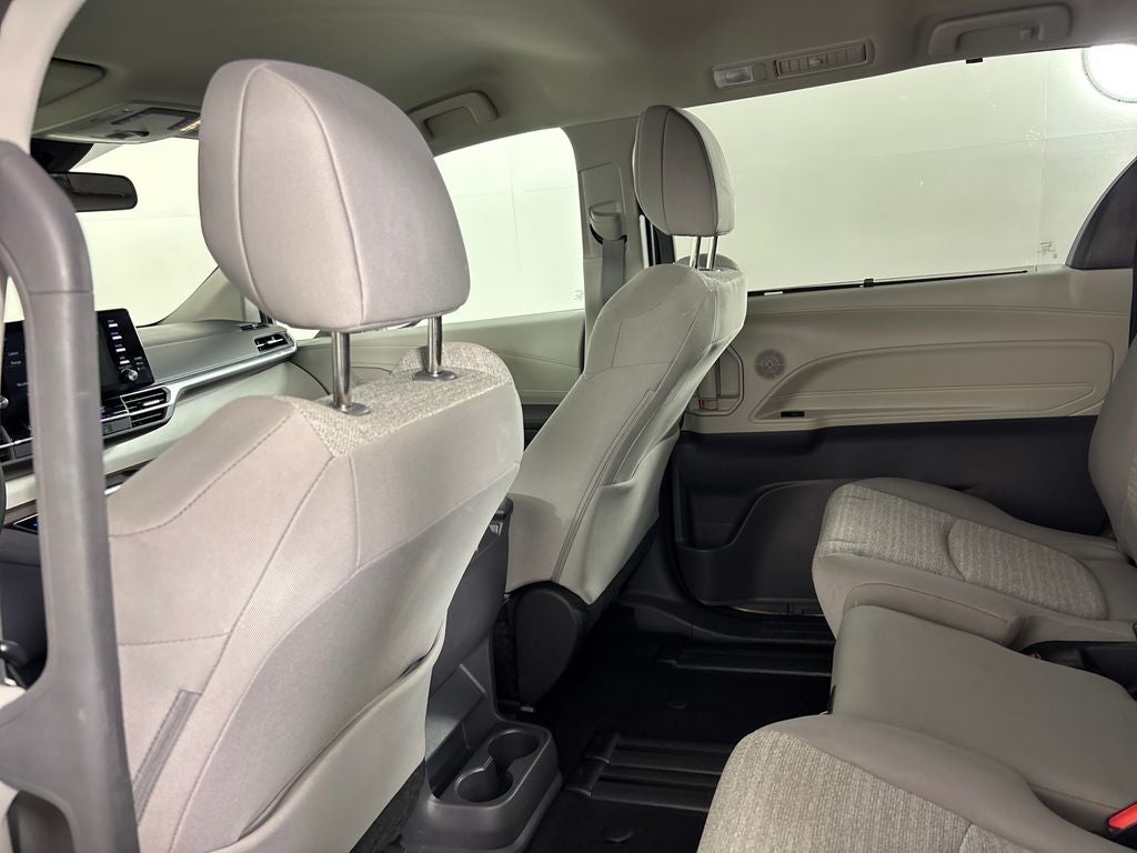 2023 Toyota Sienna LE 8 Passenger