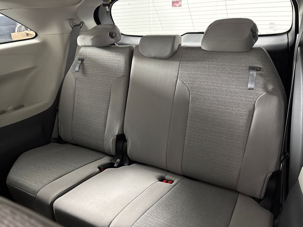 2023 Toyota Sienna LE 8 Passenger