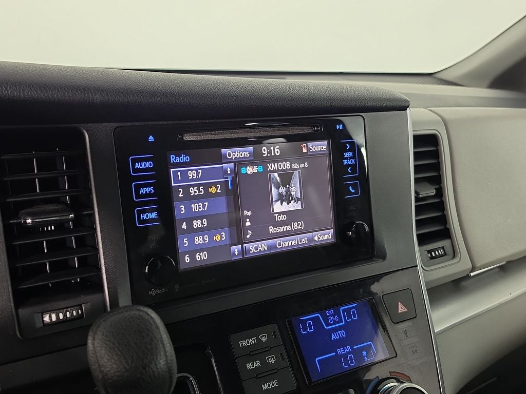 2017 Toyota Sienna LE 8 Passenger