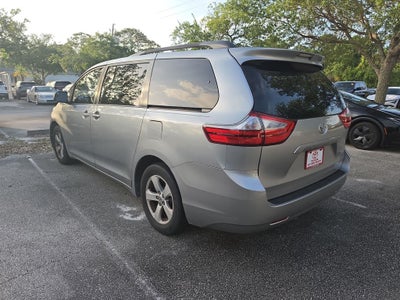 2017 Toyota Sienna LE 8 Passenger