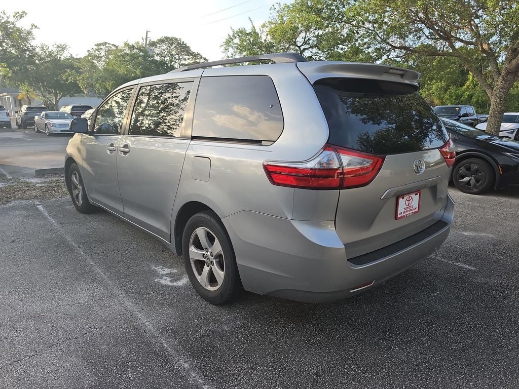2017 Toyota Sienna LE 8 Passenger