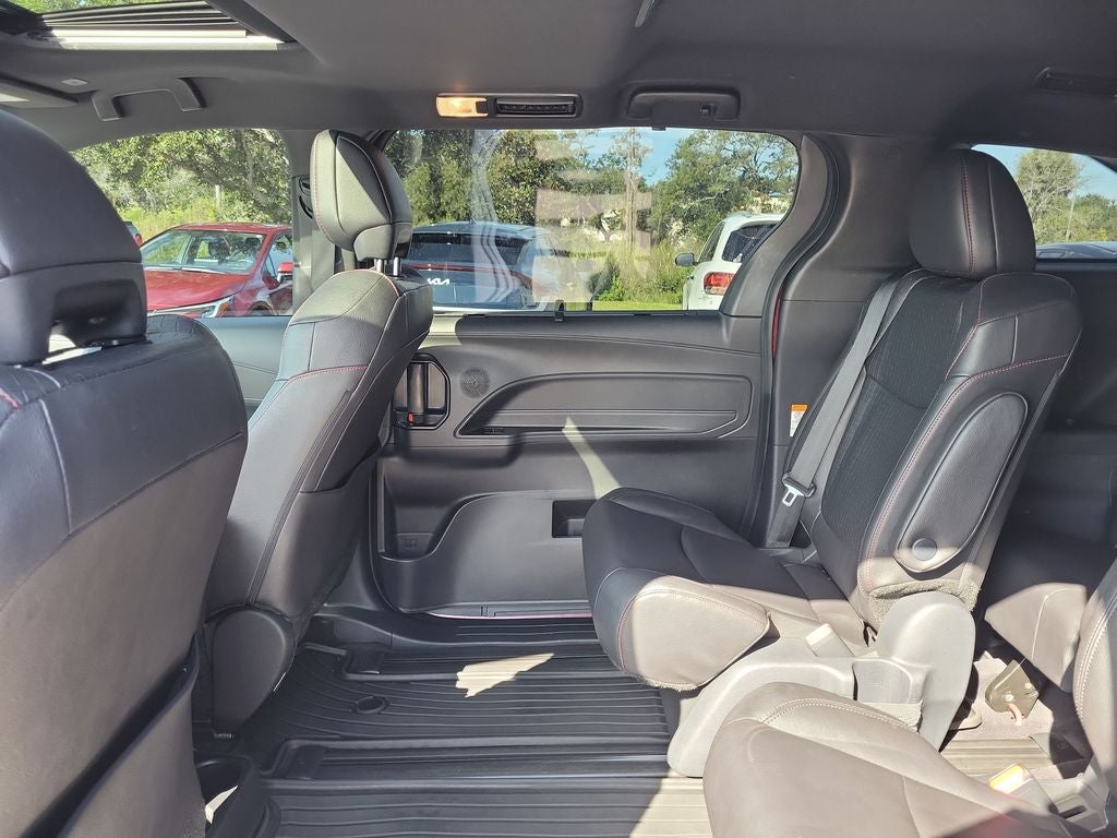 2025 Toyota Sienna XSE 7 Passenger