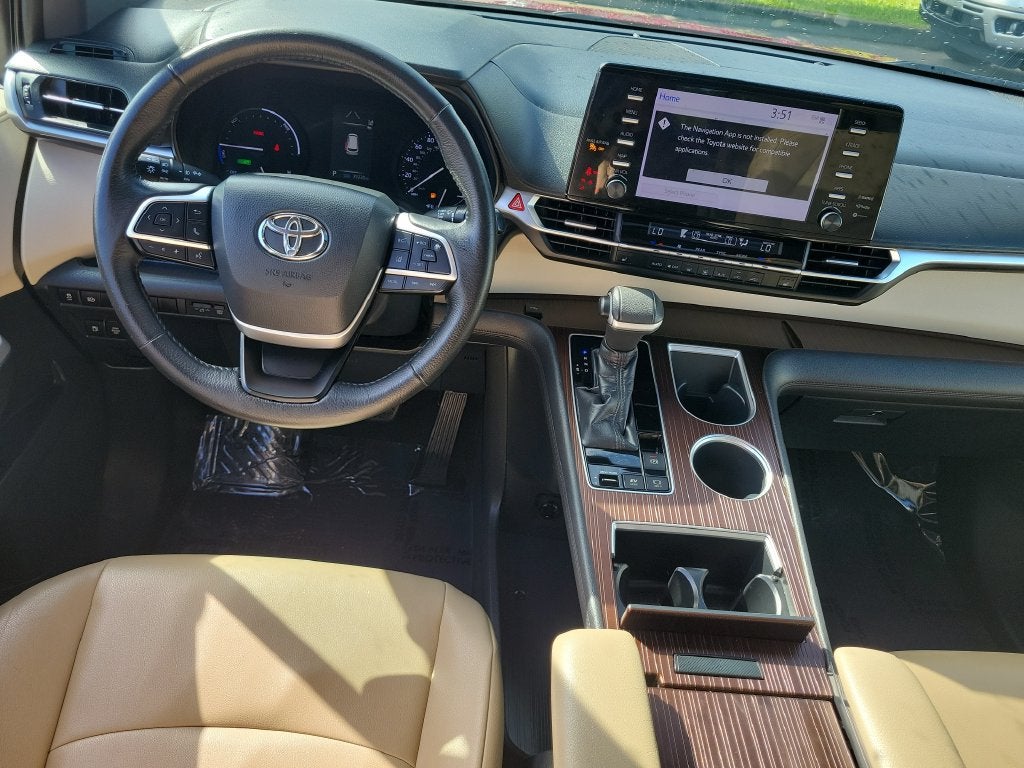 2021 Toyota Sienna XLE 8 Passenger