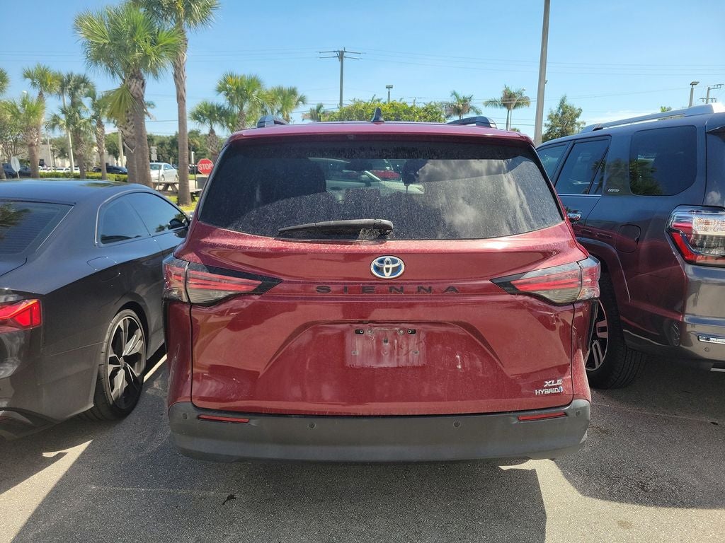 2021 Toyota Sienna XLE 8 Passenger