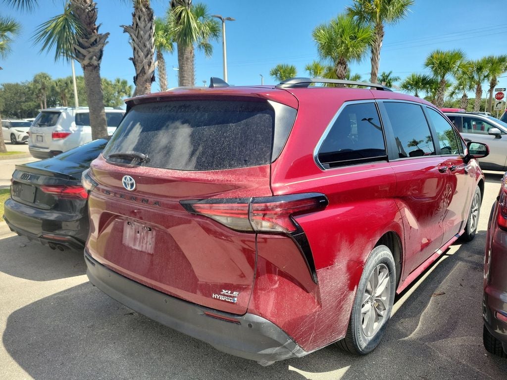 2021 Toyota Sienna XLE 8 Passenger