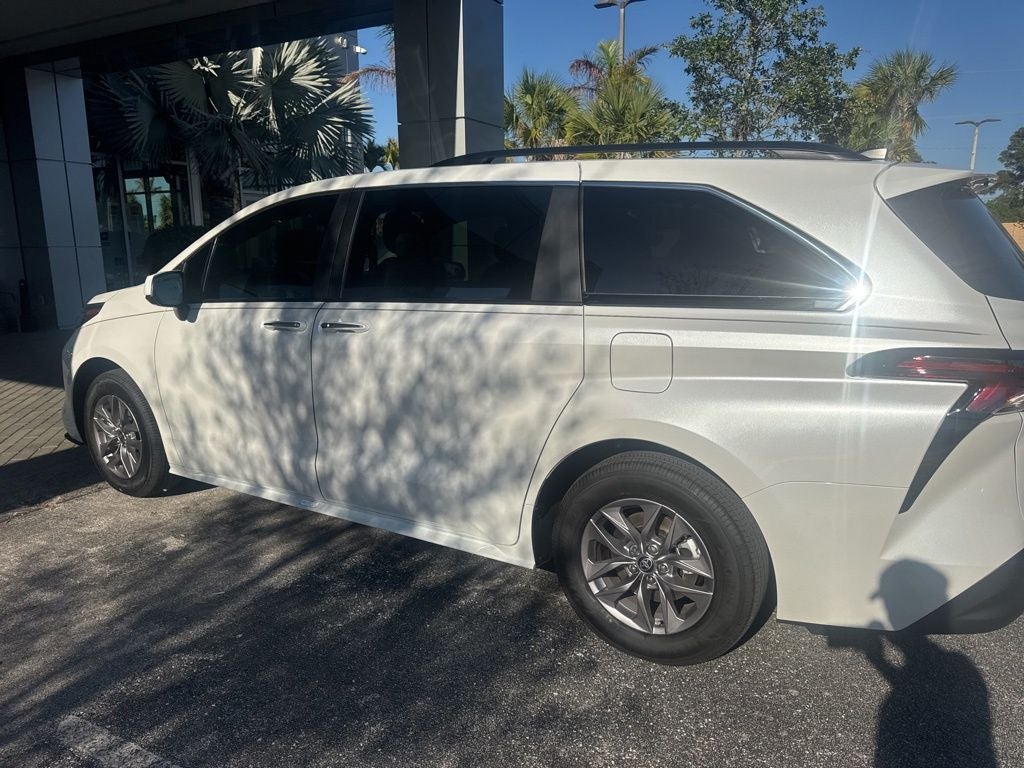 2026 Toyota Sienna XLE 7 Passenger