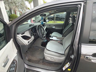 2018 Toyota Sienna XLE 8 Passenger