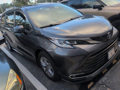 2025 Toyota Sienna Limited 7 Passenger