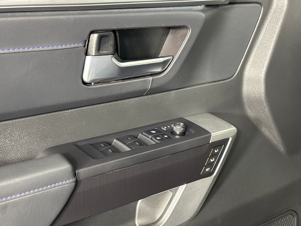 2025 Toyota Tundra Hybrid Platinum