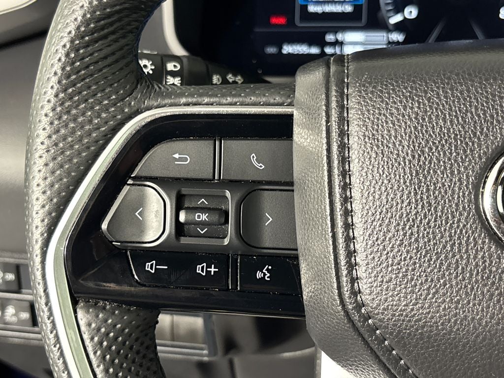 2025 Toyota Tundra Hybrid Platinum