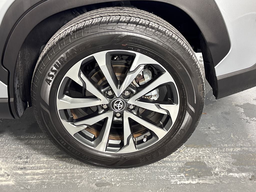 2023 Toyota Corolla Cross XLE