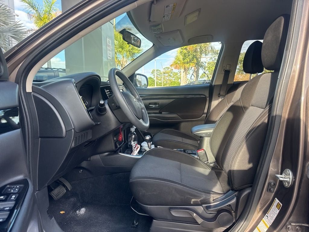 2019 Mitsubishi Outlander ES