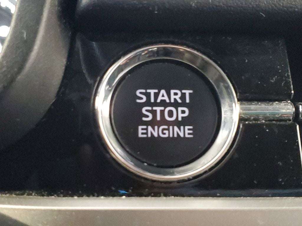 2023 Mitsubishi Outlander Base