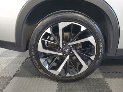 2023 Mitsubishi Outlander Base