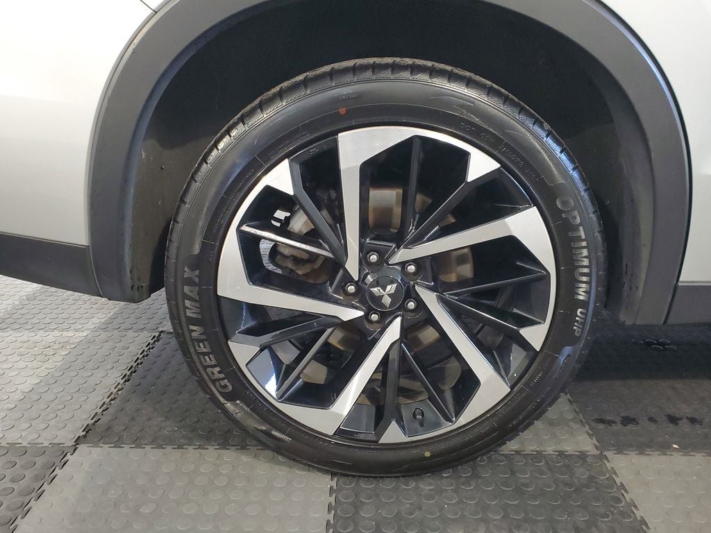 2023 Mitsubishi Outlander Base